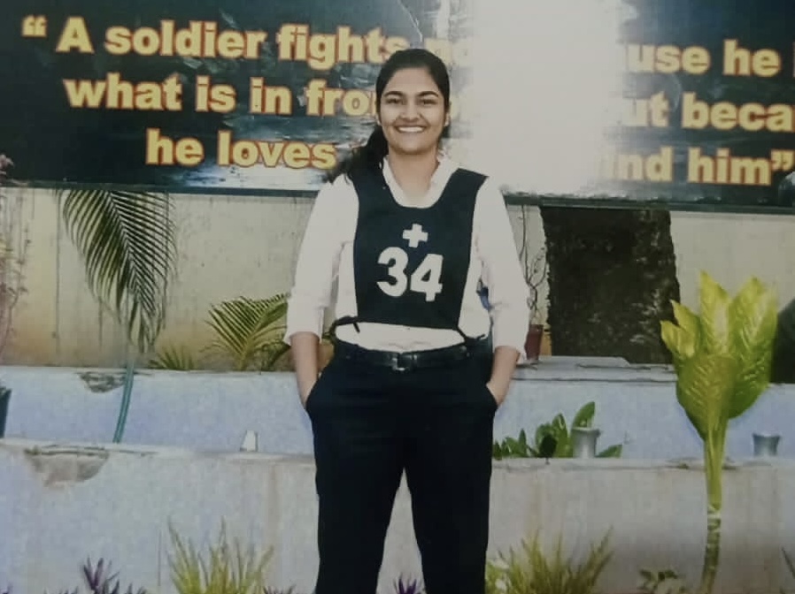 Nagpur's Siddhi Dubey Selected as Flying Pilot in Indian Navy, Carrying on Family Legacy