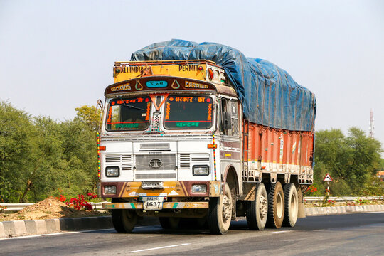 Nitin Gadkari announces to introduce air-conditioned cabins for truck drivers to improve working conditions