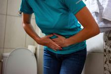 Safety advice that ladies visiting public bathrooms should know
								