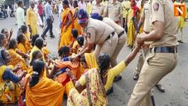 Gowari Community Protests for Reservation, Demands Wadne Committee Report
								