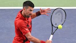 Novak Djokovic loses his temper on the umpire
								