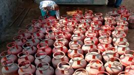 Three Arrested for Black-Marketing LPG Cylinders in Beltarodi
								
