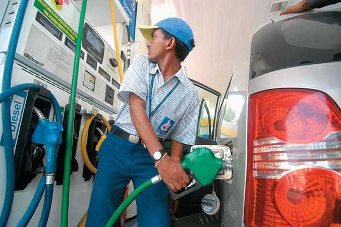 A scam of Rs 1.84 crore occurred in the Petrol Pump partnership's name
