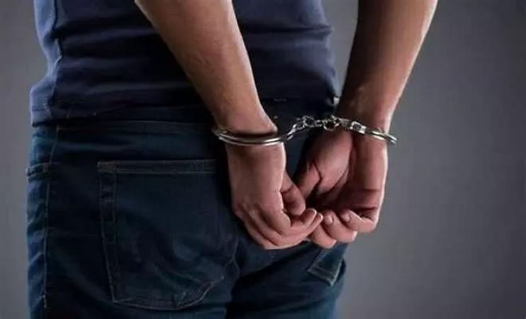 Fourteen Individuals Arrested in Separate Operations, All Found with Weapons