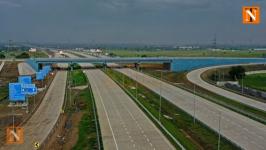 Despite New Outer Ring Road, Trucks Still Use City Roads to Skip Toll
								