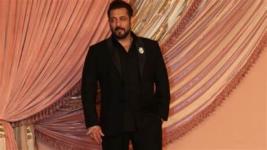 Salman Khan Shines at Anant Ambani and Radhika Merchant's Sangeet
								