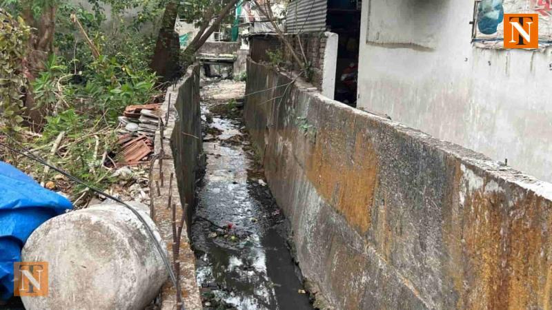 Flood Danger in Parvati Nagar as Drain Gets Blocked by Illegal Constructions
